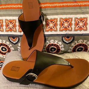 FitFlop black thong sandal. NWOT.